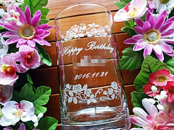 uHappy birthdayAꂳ̖OAa̓tv𑤖ʂɒAꂳւ̒av[gp̃KXԕr
