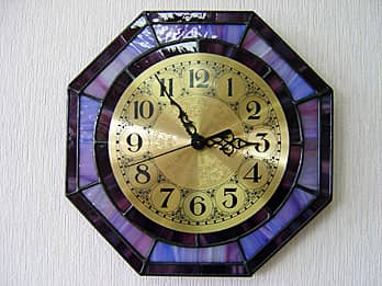 父の日のプレゼントにオススメのステンドグラス製の掛け時計