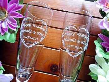 uHappy weddingAVYƐVw̖OA̓tv𑤖ʂɒAj̃v[gp̃yÃVpOX