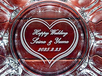 uHappy WeddingAVYƐVw̖OA̓tvʂɒAjp̃KXDM